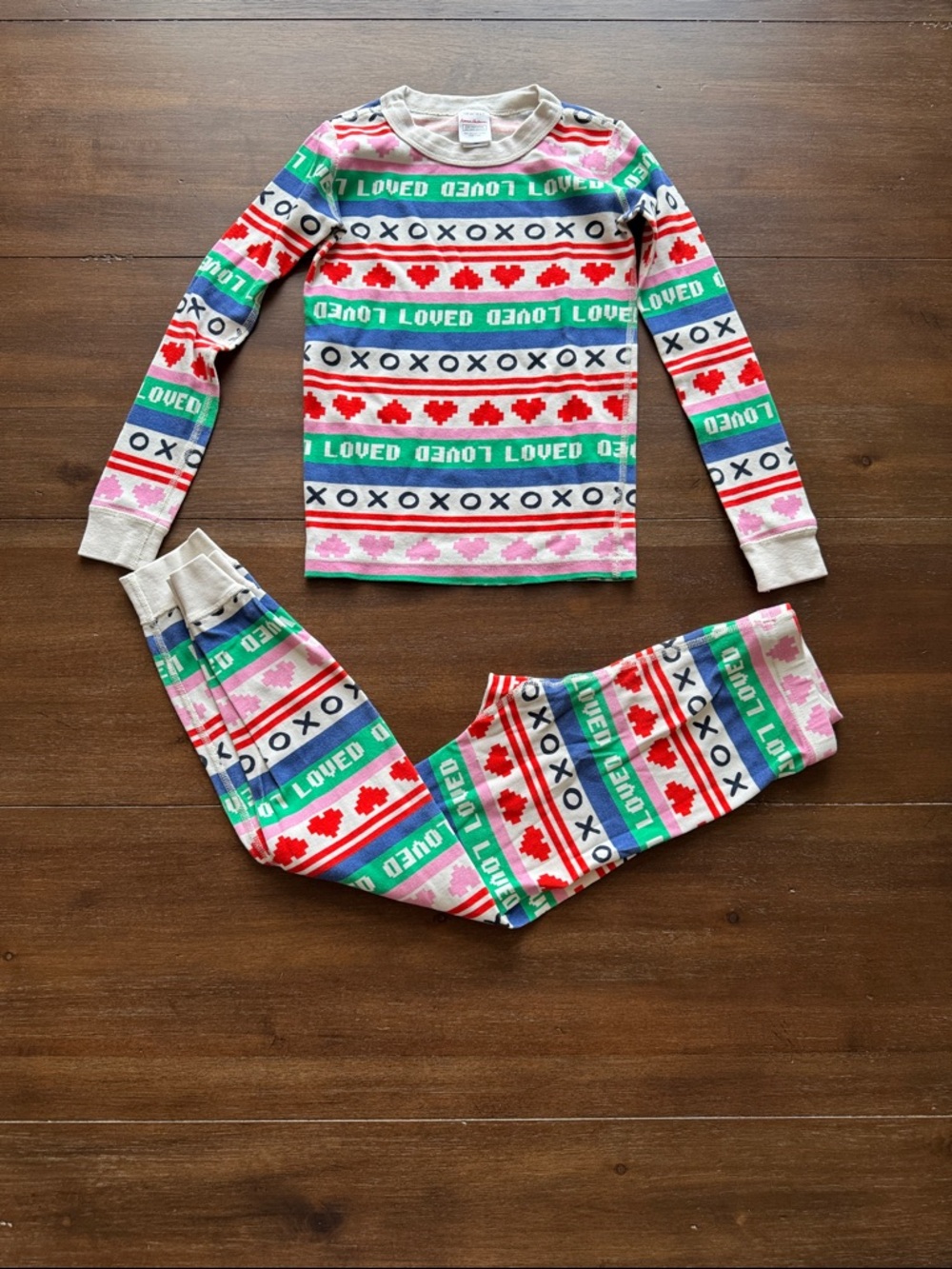 Size 6-7 Hanna Andersson loved xoxo hearts pajamas 100% organic cotton